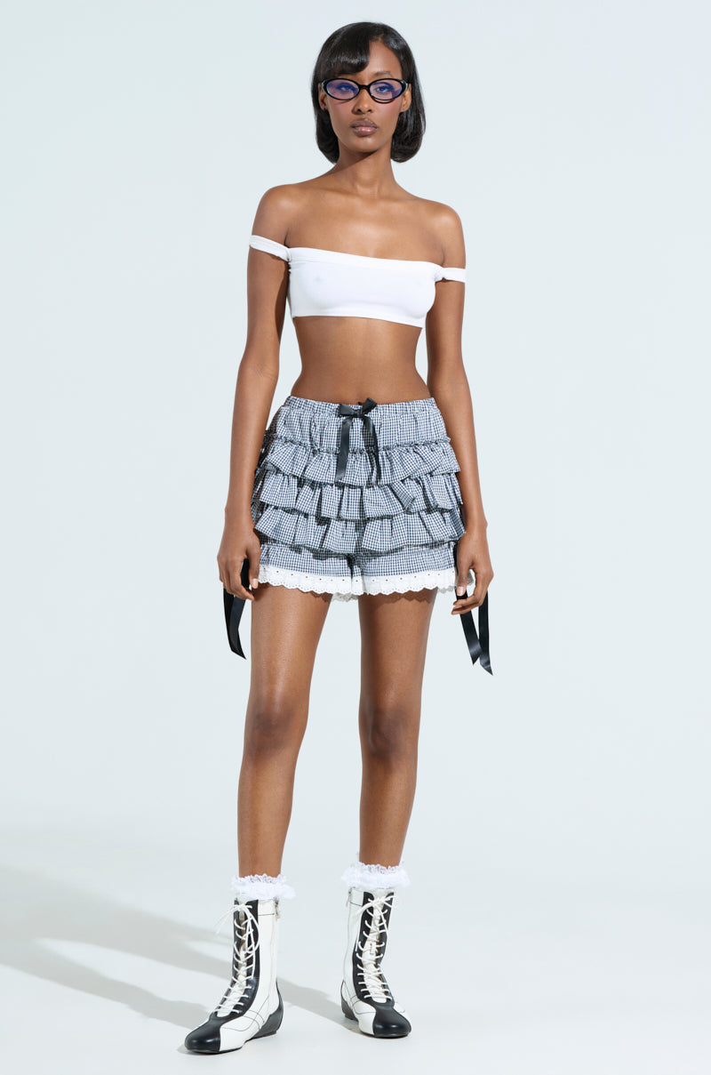 FULL OF RUFFLES PLAID SHORT