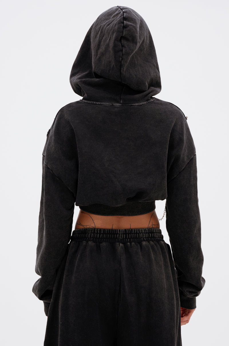 LUCKY ELEVEN CHAIN CROP SWEATSHIRT