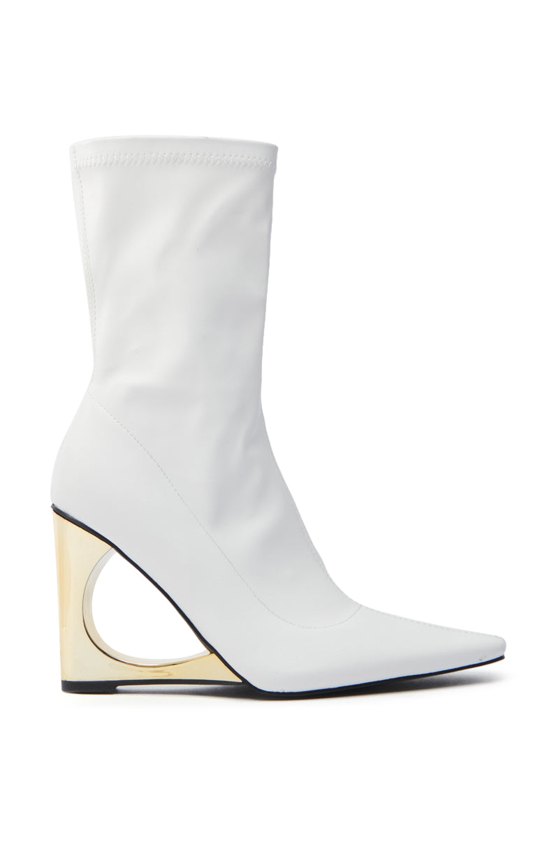 AZALEA WANG BRIXHAM WHITE BOOTIE WITH NOVELTY HEEL