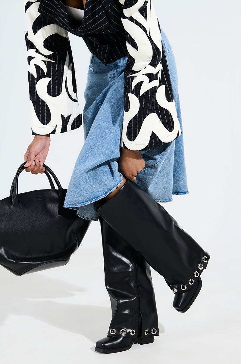 AZALEA WANG BLACK FOLD OVER CHUNKY BOOT