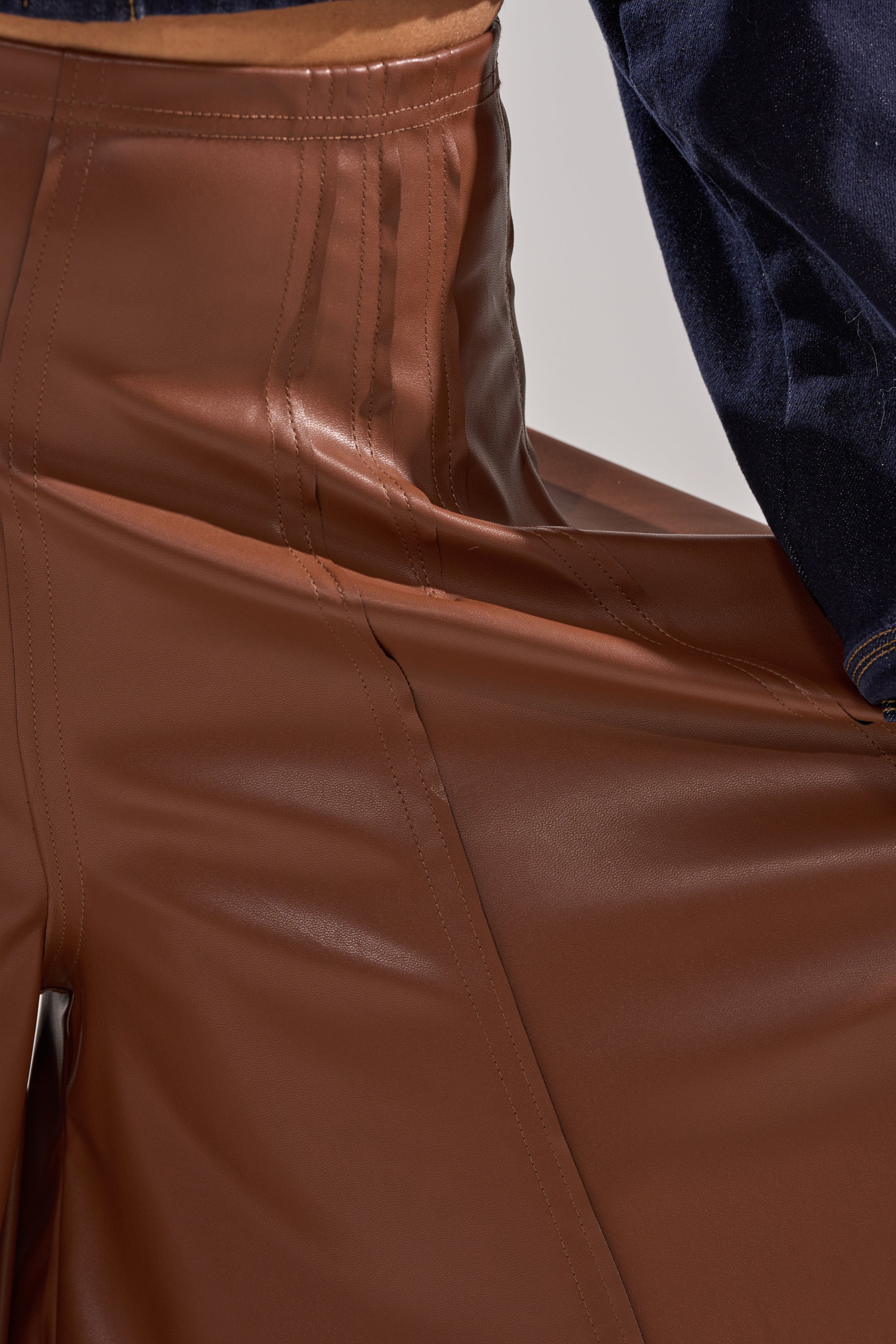 GALAXY FAUX LEATHER TROUSER IN BROWN