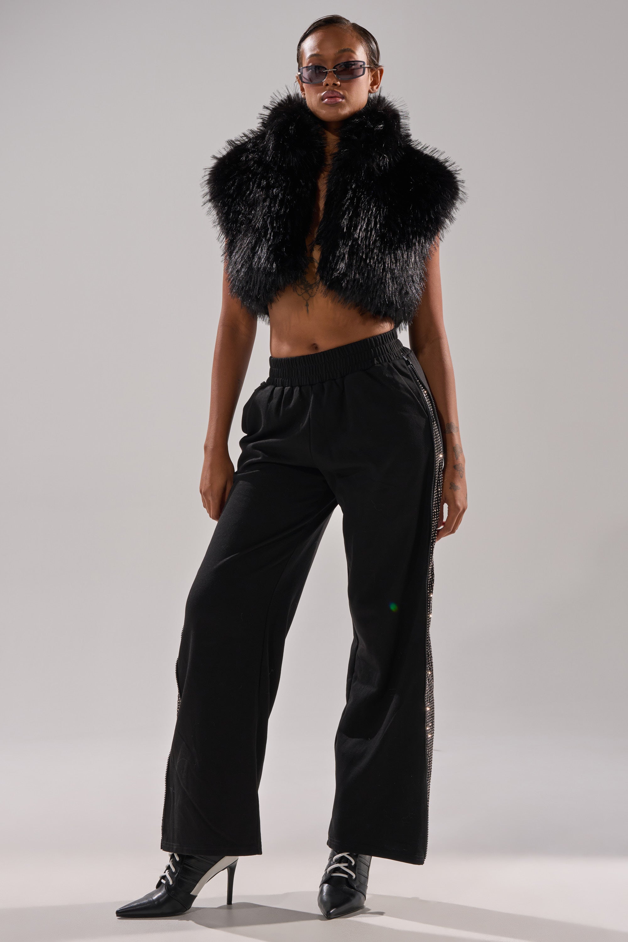 OPEN UP WIDE LEG JOGGER WITH RHINESTONE