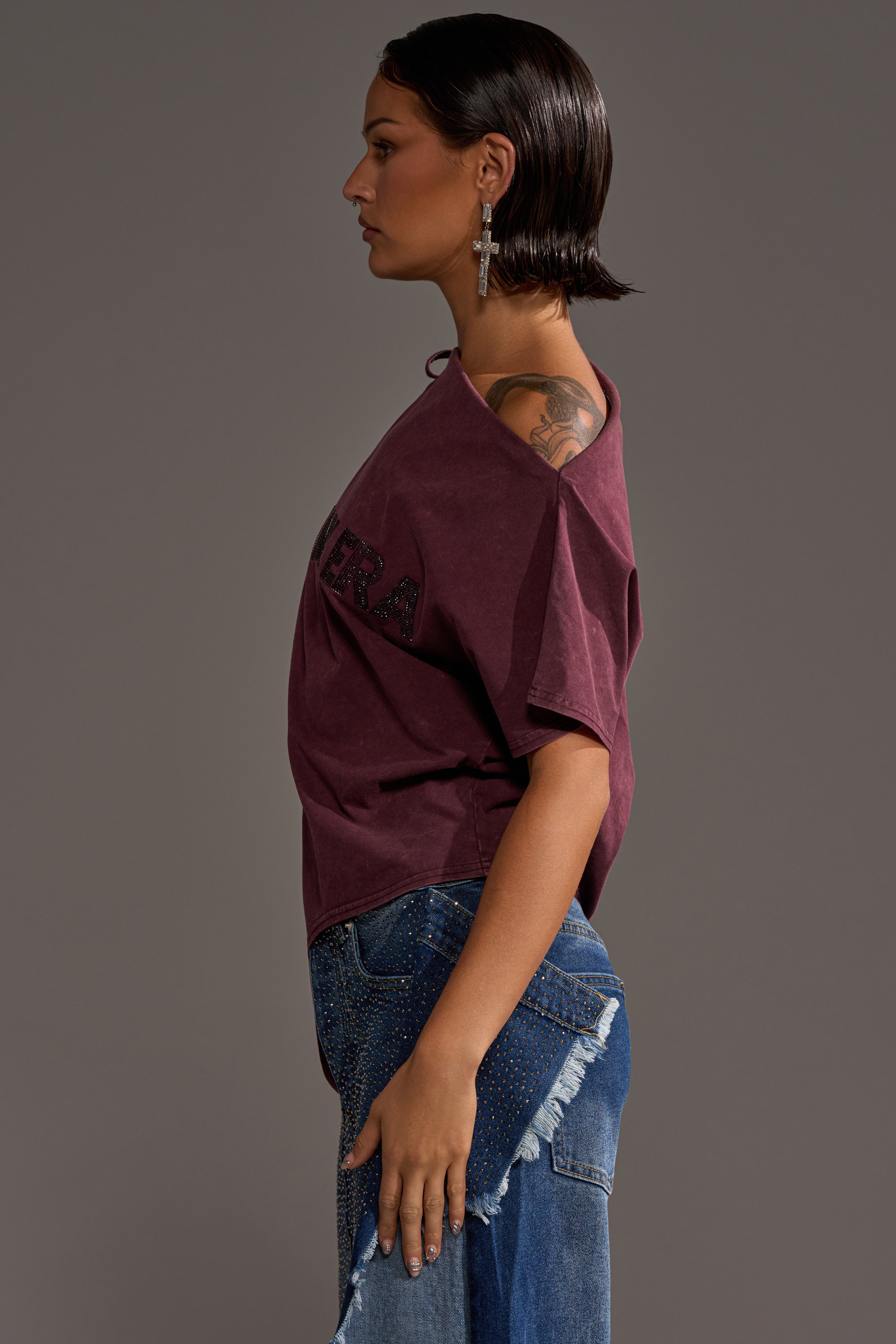 IN MY ERA OFF-THE-SHOULDER TEE