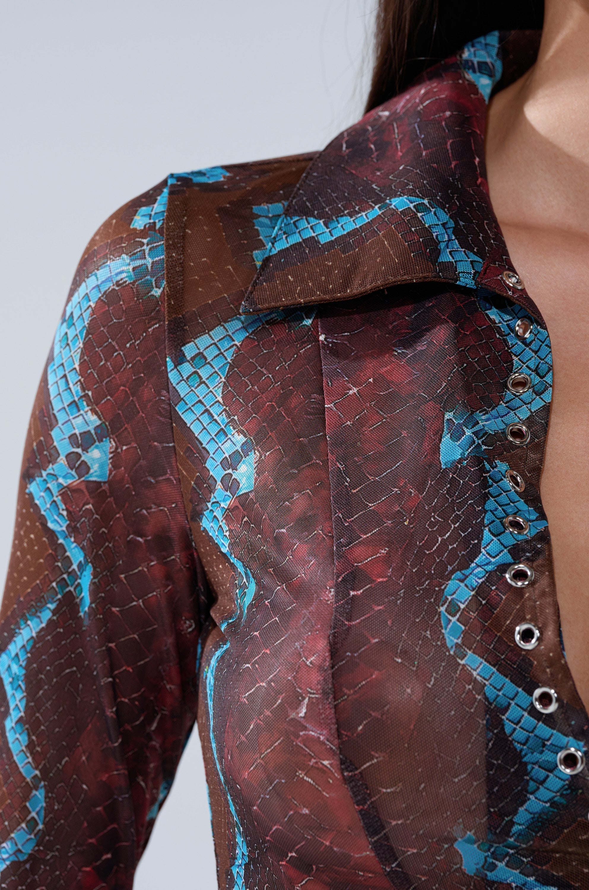DONT BE A SNAKE BUTTON DOWN