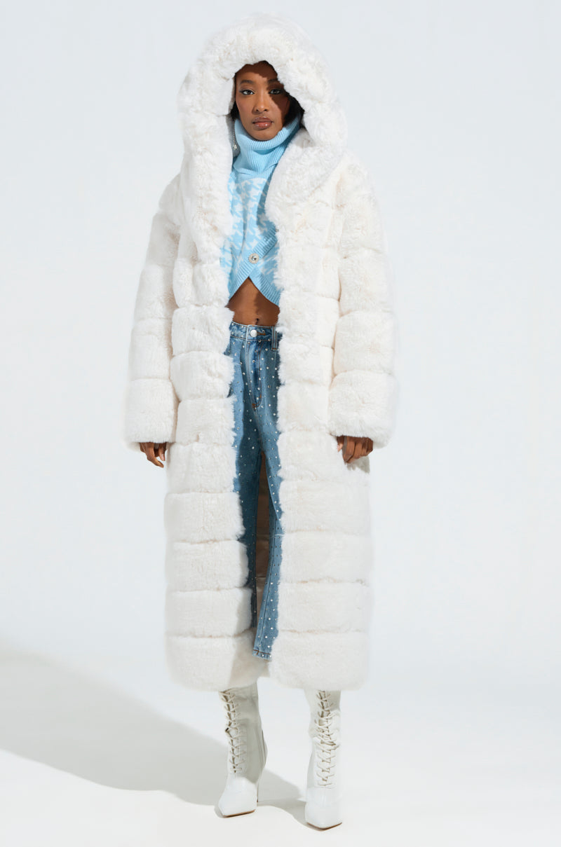 LUXE JENNY HOODED FAUX FUR TRENCH IN WHITE