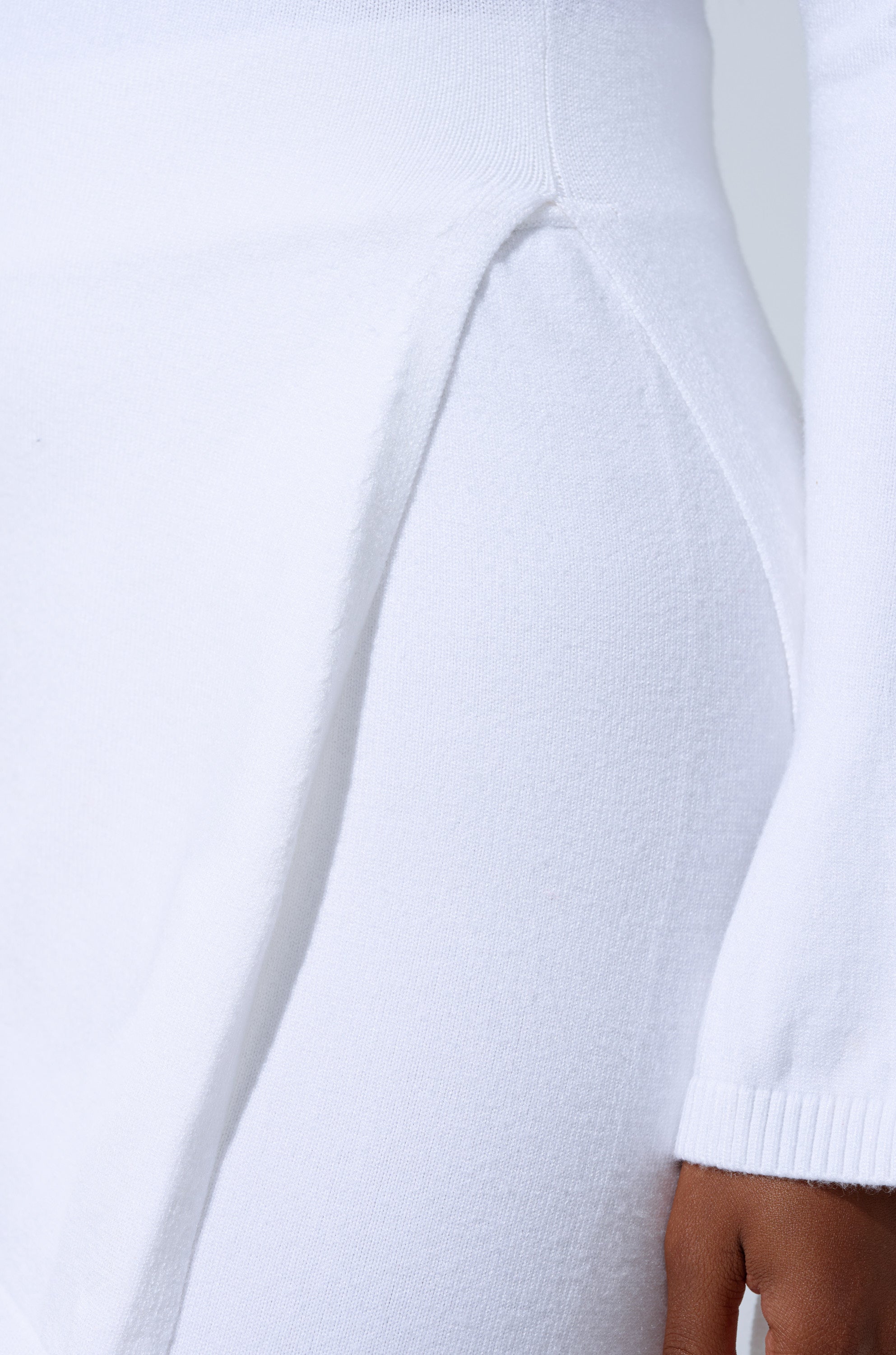 GET COZY WITH ME OVERSIZED SWEATER IN WHITE