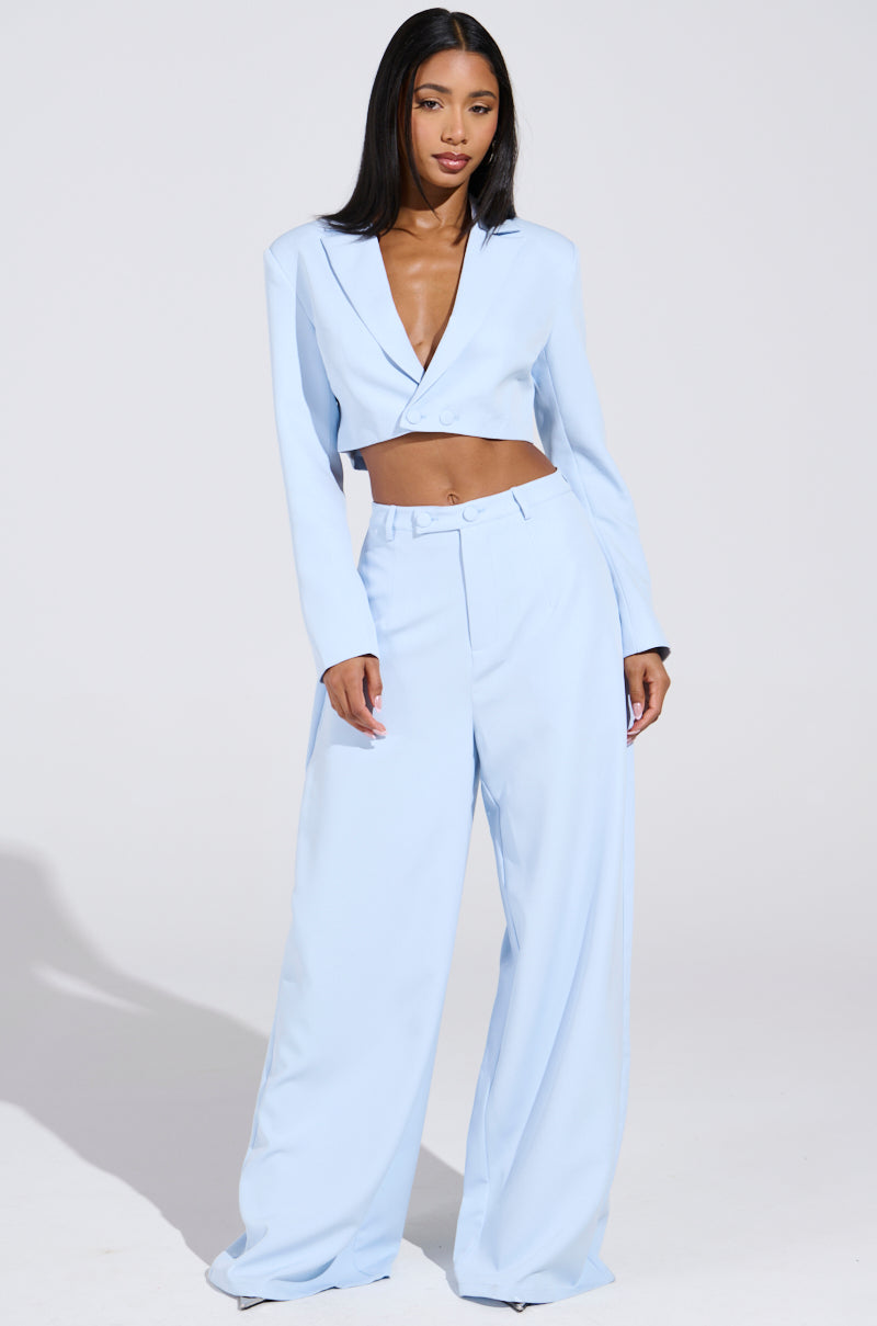 LOTTIE CROPPED BLAZER IN LIGHT BLUE