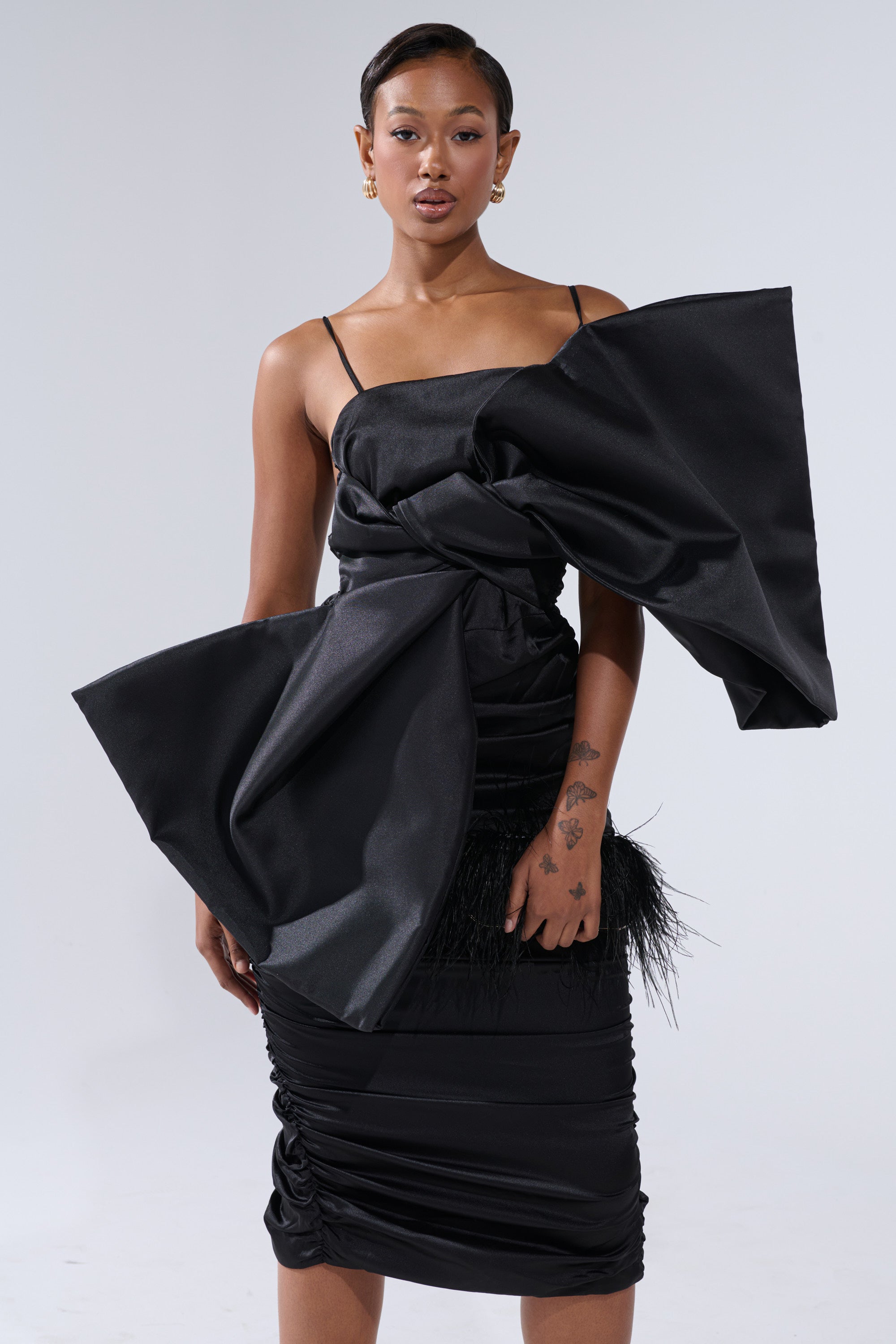 ONE OF ONE BOW MIDI DRESS IN BLACK