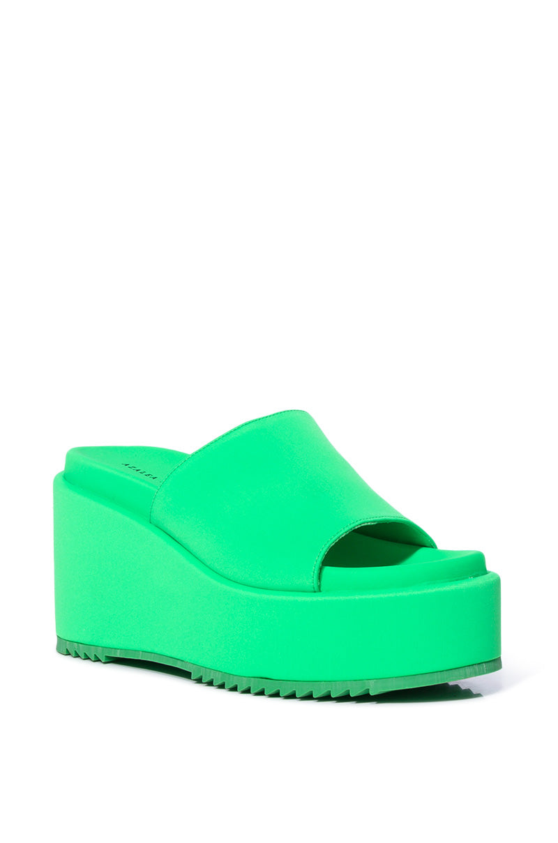 AZALEA WANG AQUARIA FLATFORM SANDAL IN GREEN
