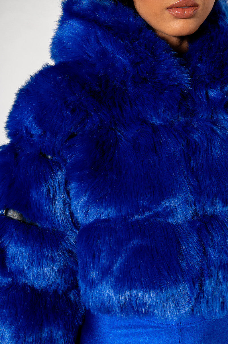 GRACELLE FAUX FUR CROPPED JACKET