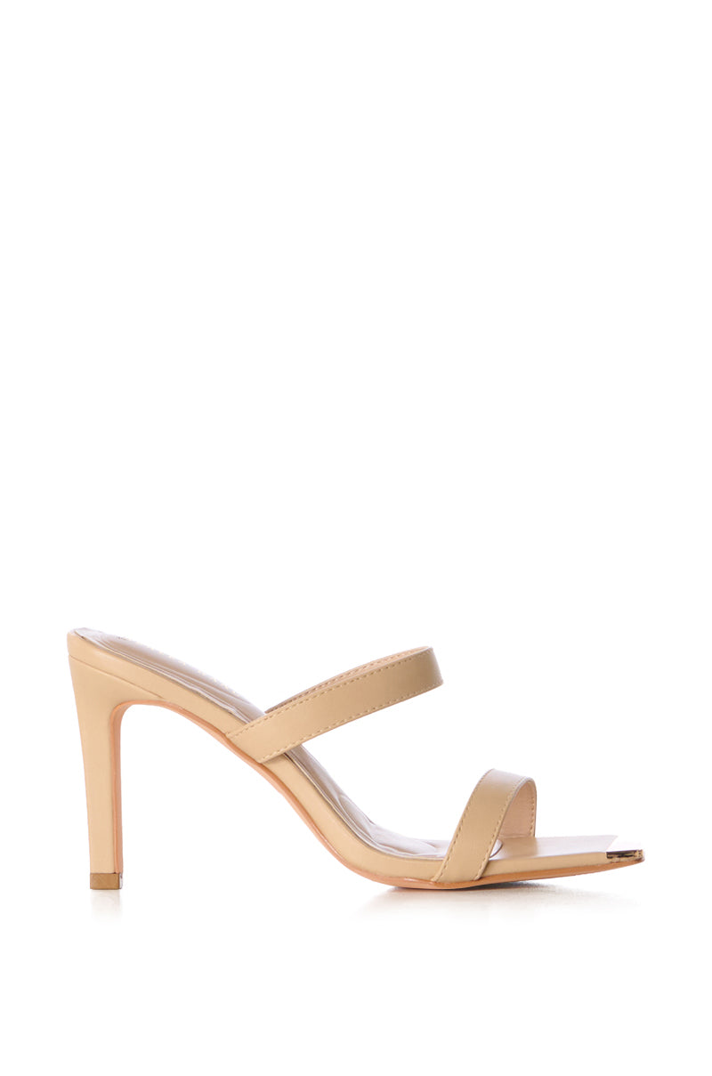 AZALEA WANG JENELLE NUDE METALLIC TOE SANDAL
