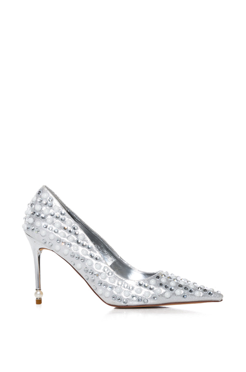 AZALEA WANG PEARL WORLD PUMP IN SILVER