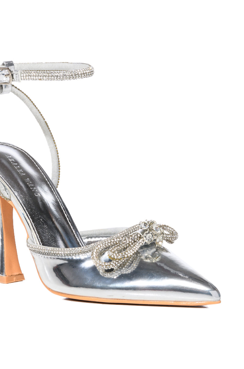 AZALEA WANG TAMIA EMBELLISHED CHUNKY PUMP IN SILVER