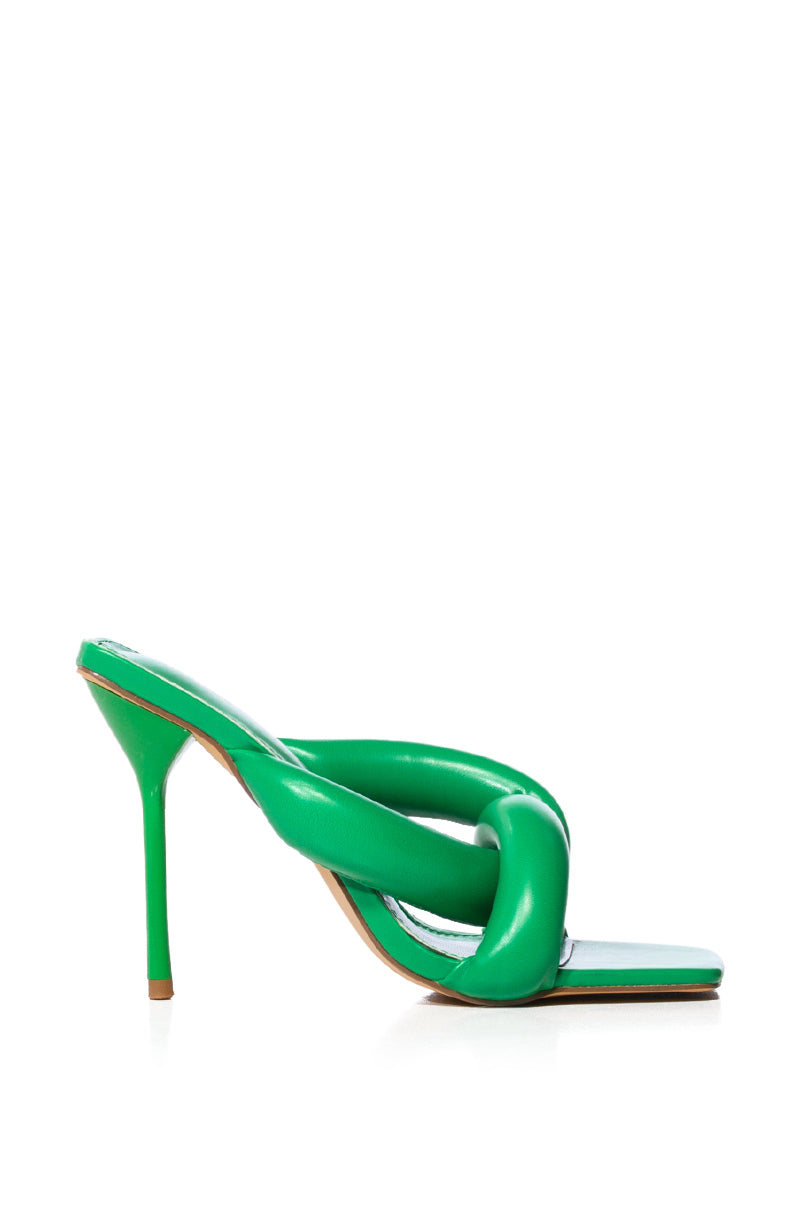 AZALEA WANG CHRISTABEL PUFF SANDAL IN GREEN