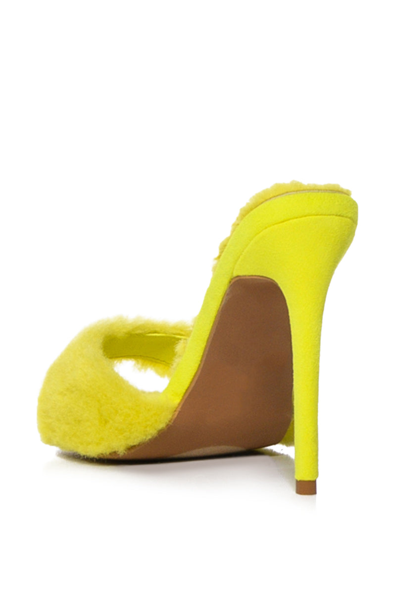 BMOVE FUZZY POINTED SANDAL IN YELLOW