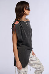 CATIE BOAT NECK ASYMMETRICAL TSHIRT