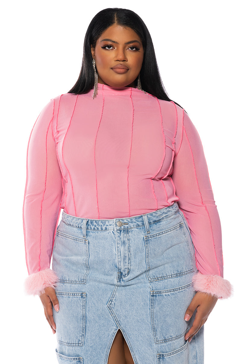 COULD YOU IMAGINE FITTED TURTLE NECK WITH FEATHER DETAILS