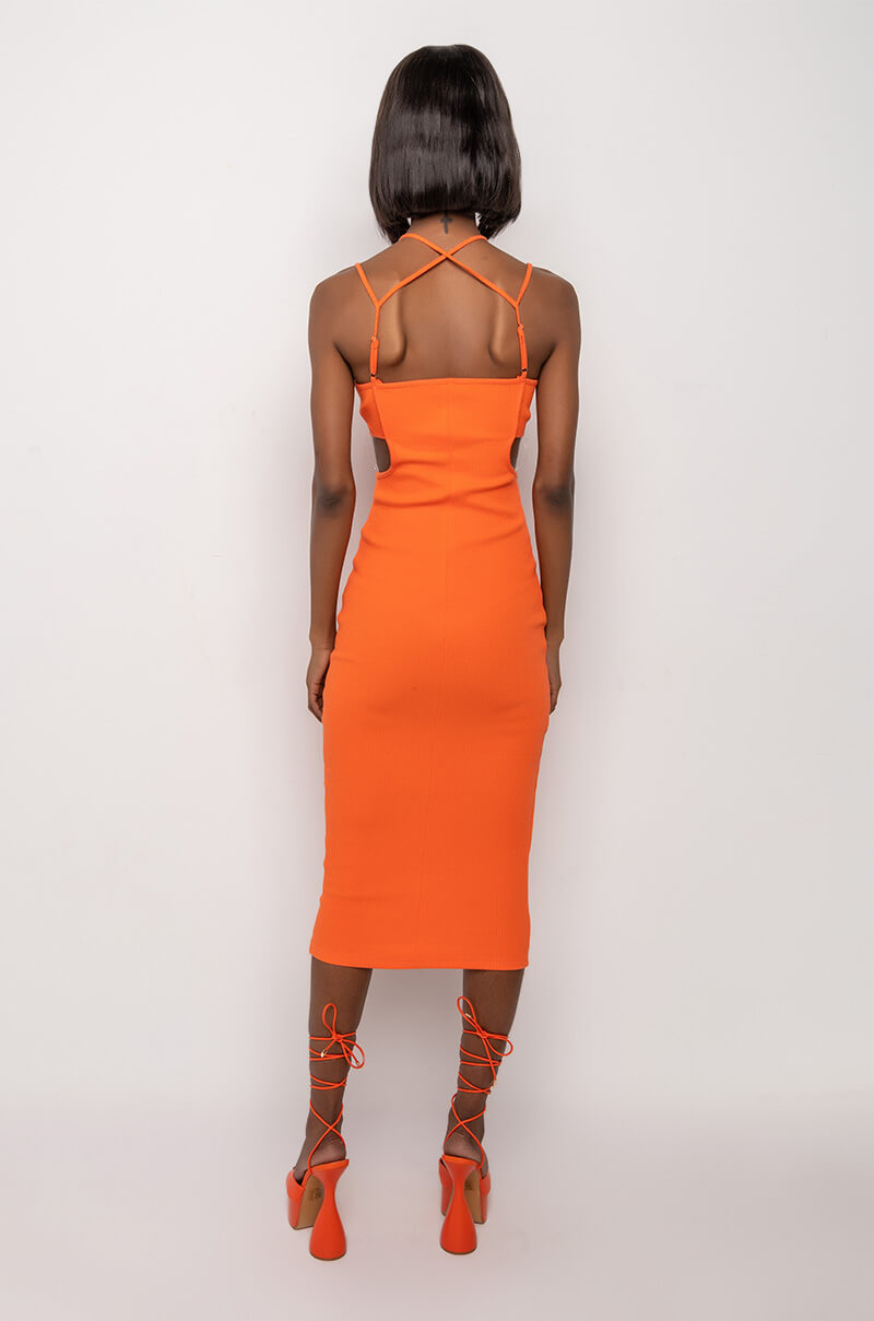 CUT TO THE POINT RIBBED MIDI DRESS
