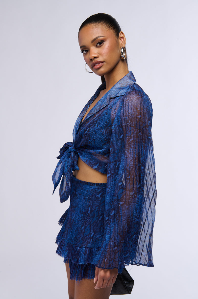 FIERCE ENERGY TIE FRONT ANGEL SLEEVE CROP BLOUSE