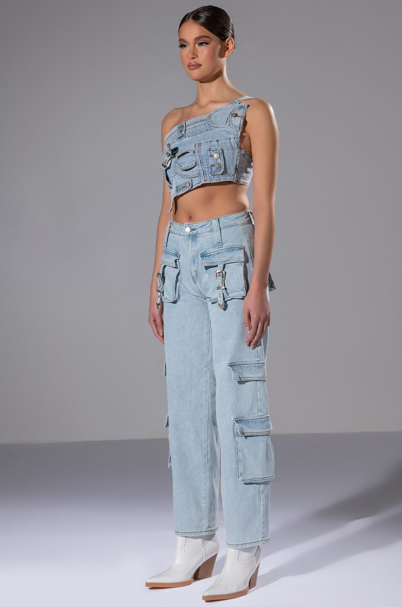 KENLY BUCKLE DETAIL DENIM CROP TOP