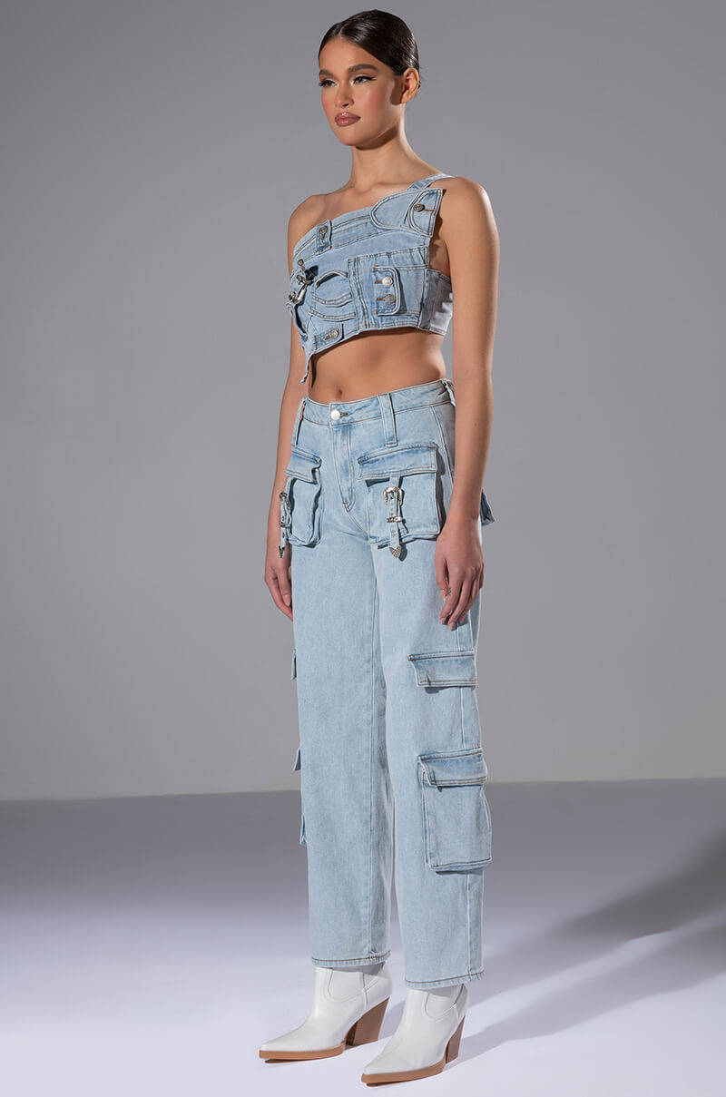 KENLY BUCKLE DETAIL DENIM CROP TOP