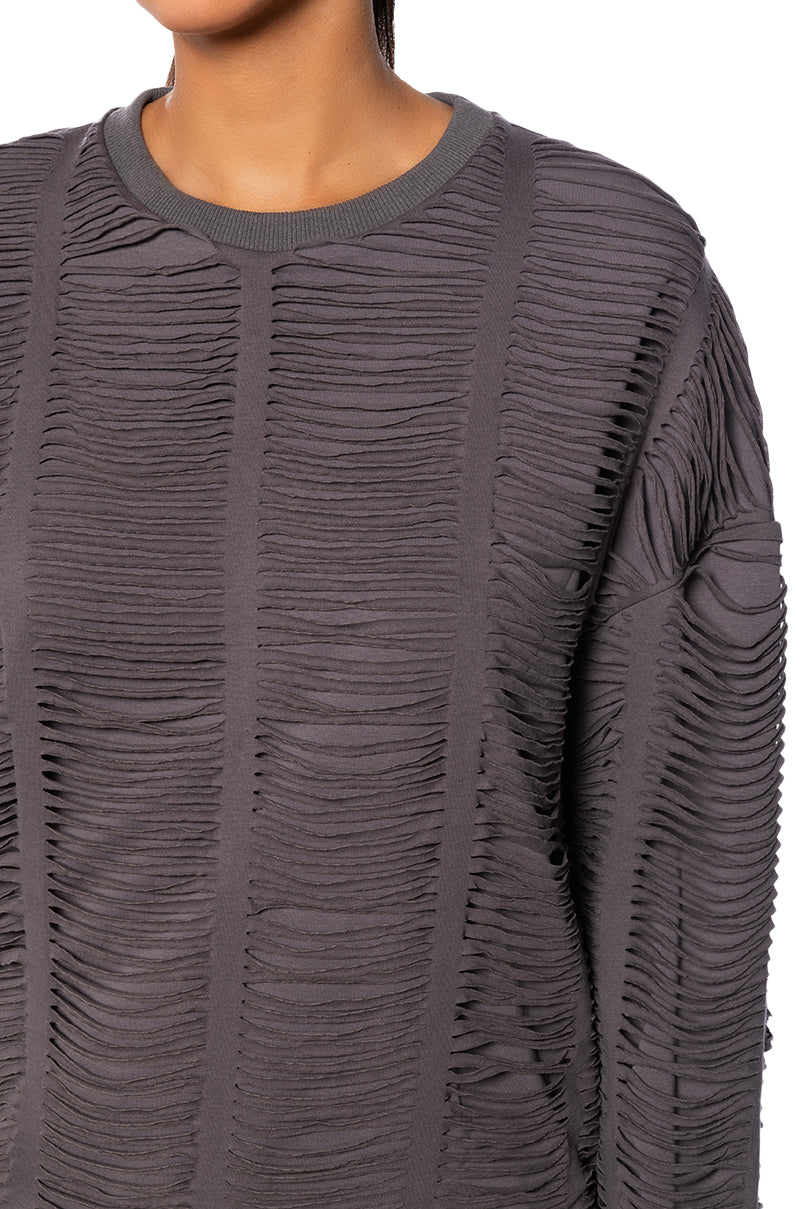 DISTRESSED OVERSIZE SWEATSHIRT