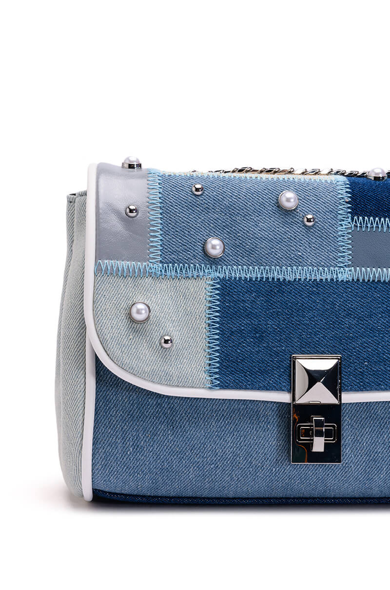 IZZY & ALY DENIM PATCH PURSE