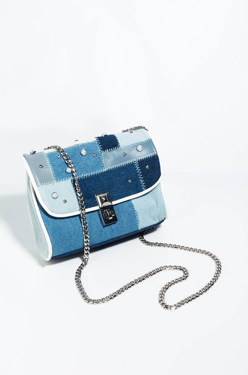 IZZY & ALY DENIM PATCH PURSE