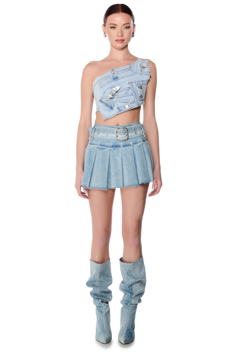 KENLY BUCKLE DETAIL DENIM CROP TOP