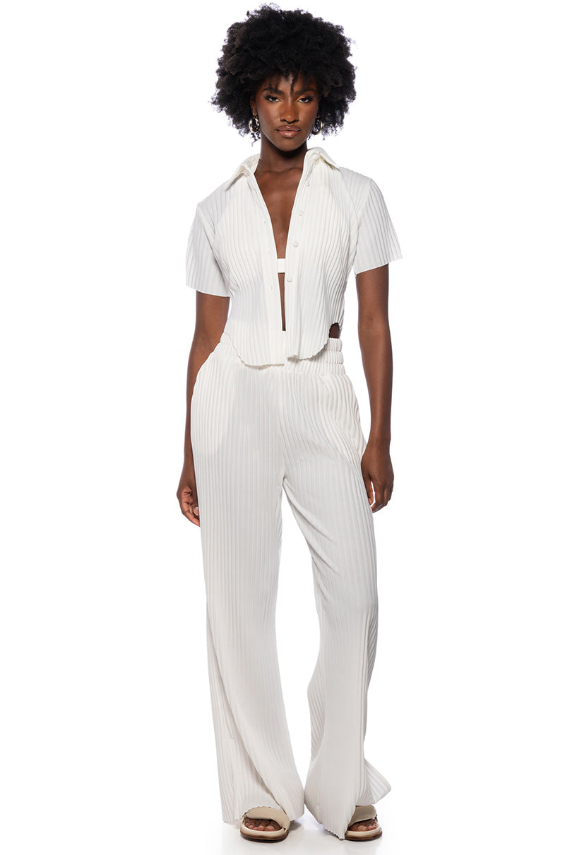 LUCY SHORT SLEEVE BUTTON DOWN IN WHITE