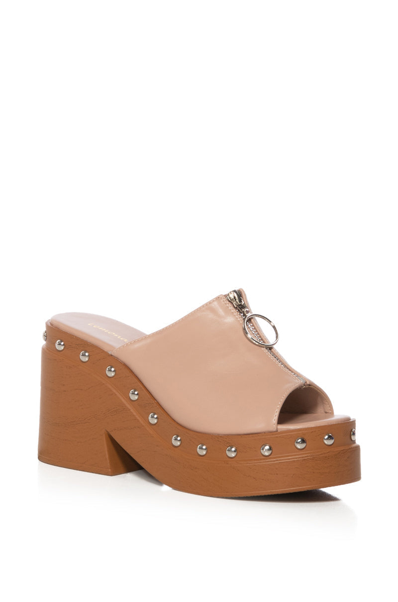 MAIN ATTRACTION CHUNKY PLATFORM MULE IN NUDE