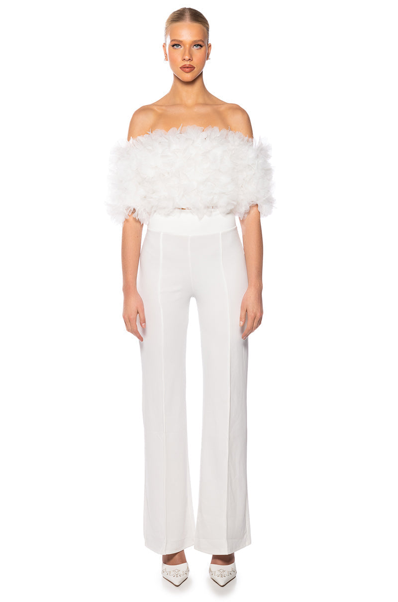 MAKING THE CUT 3D FLORAL CROP TOP IN WHITE