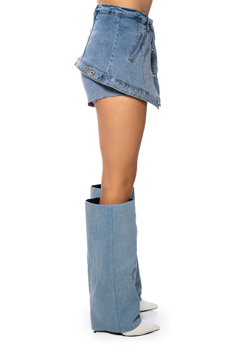 MARA BUTTON FRONT DENIM MINI SKORT