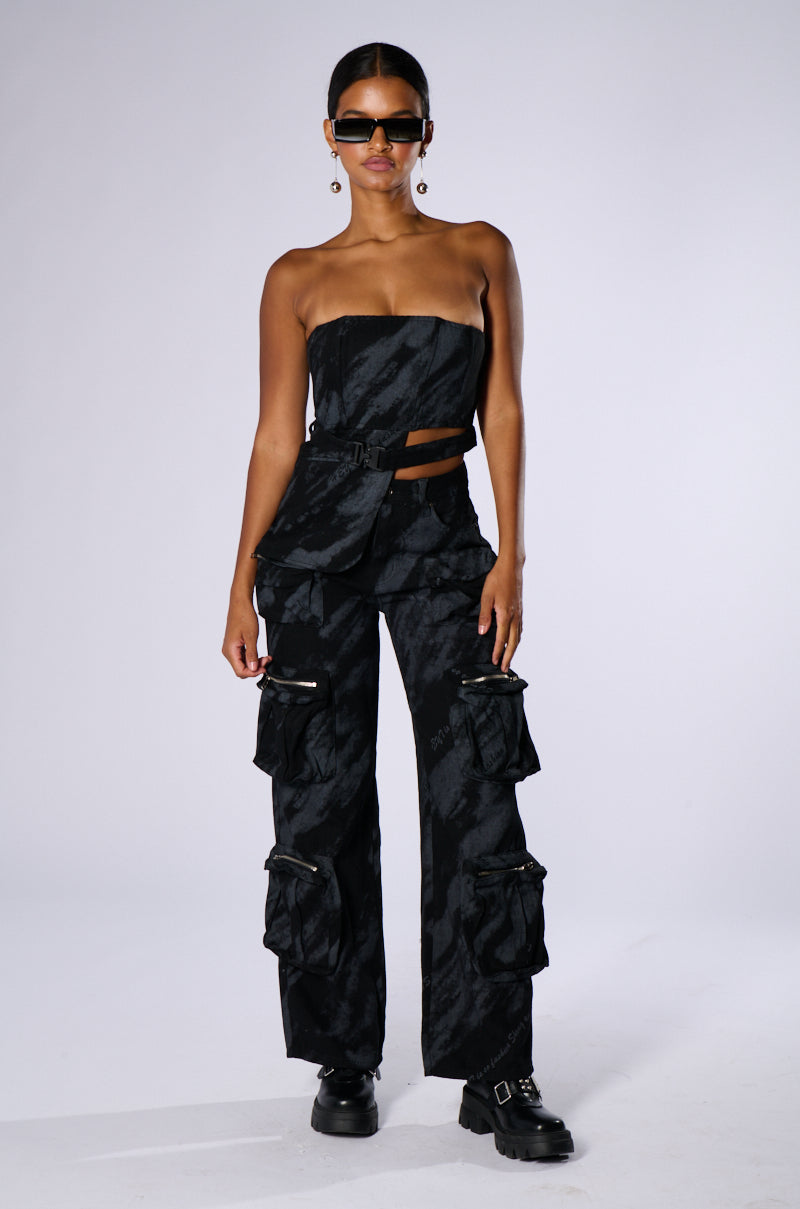 MOODY ATTITUDE PRINTED CARGO PANT