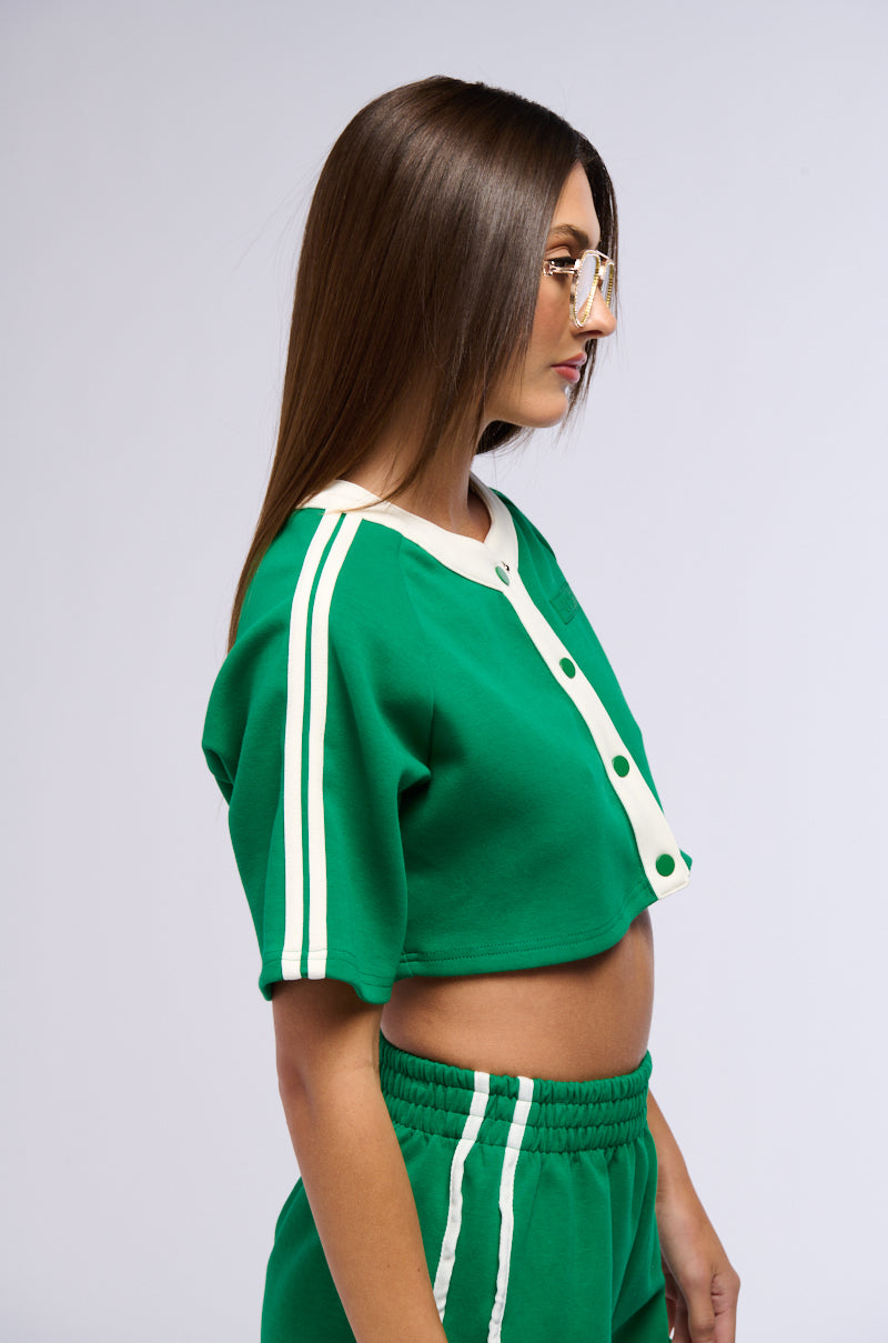 ON POINT BUTTON DOWN CROP TOP IN GREEN