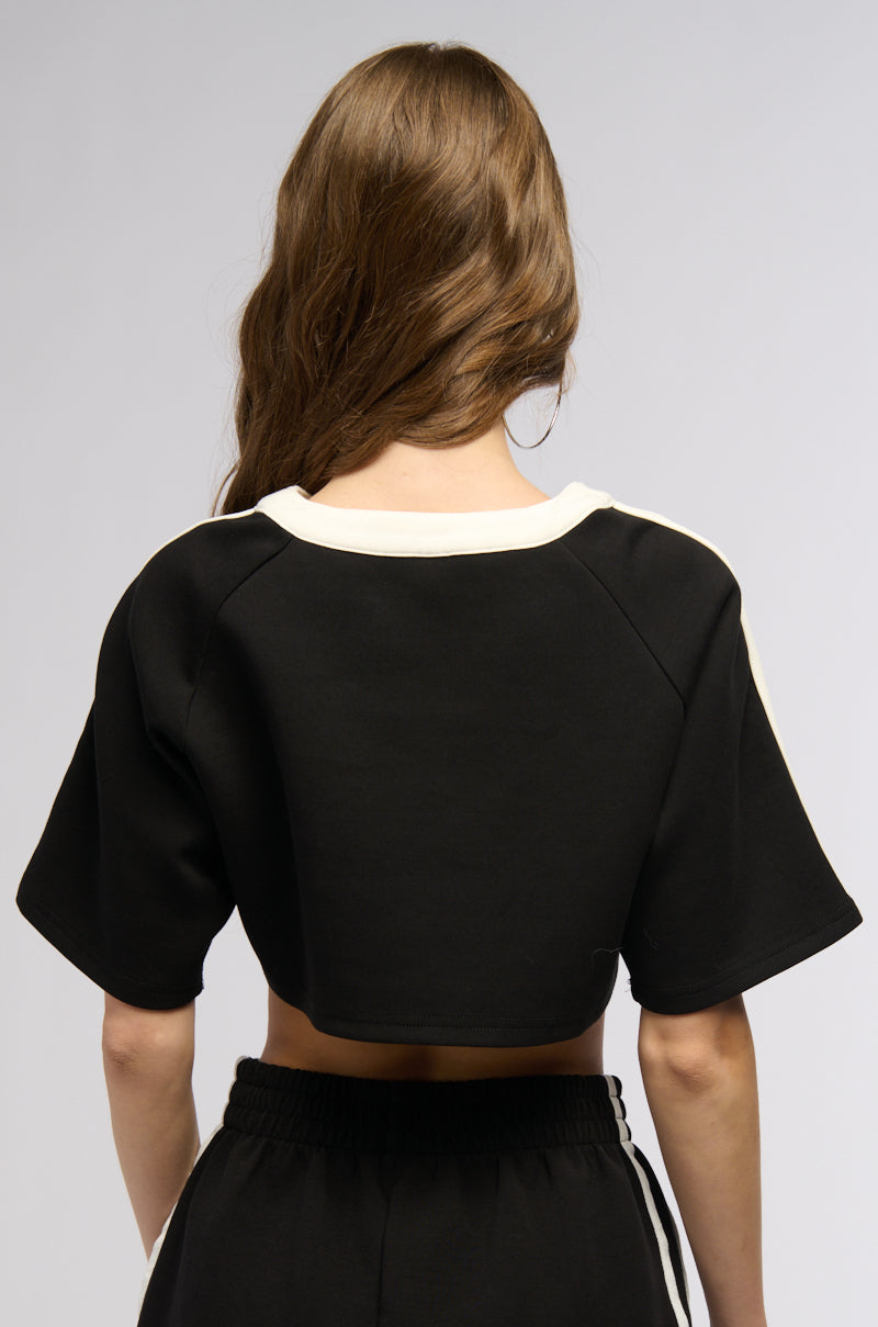 ON POINT BUTTON DOWN CROP TOP IN BLACK