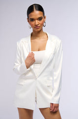 PASSIONE SATIN BLAZER IN WHITE