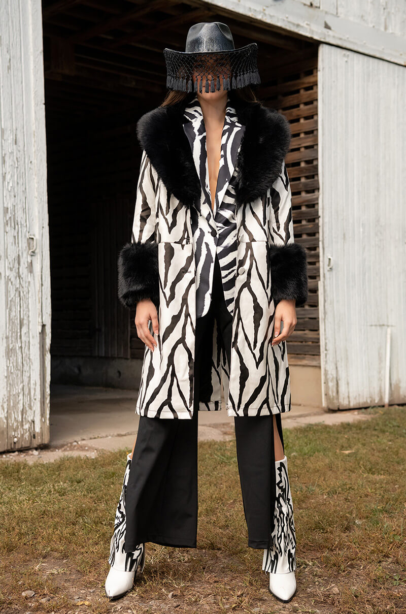 OVERSIZED ZEBRA BLAZER